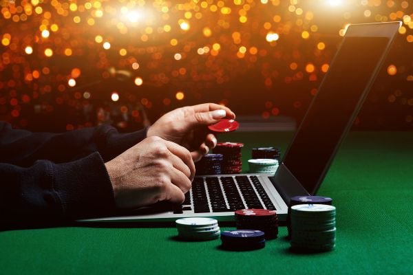 fattnet Sportsbook VIP ကစားသမား ဆုနိုင်ပြီး ဝမ်းမြောက်နေပုံ